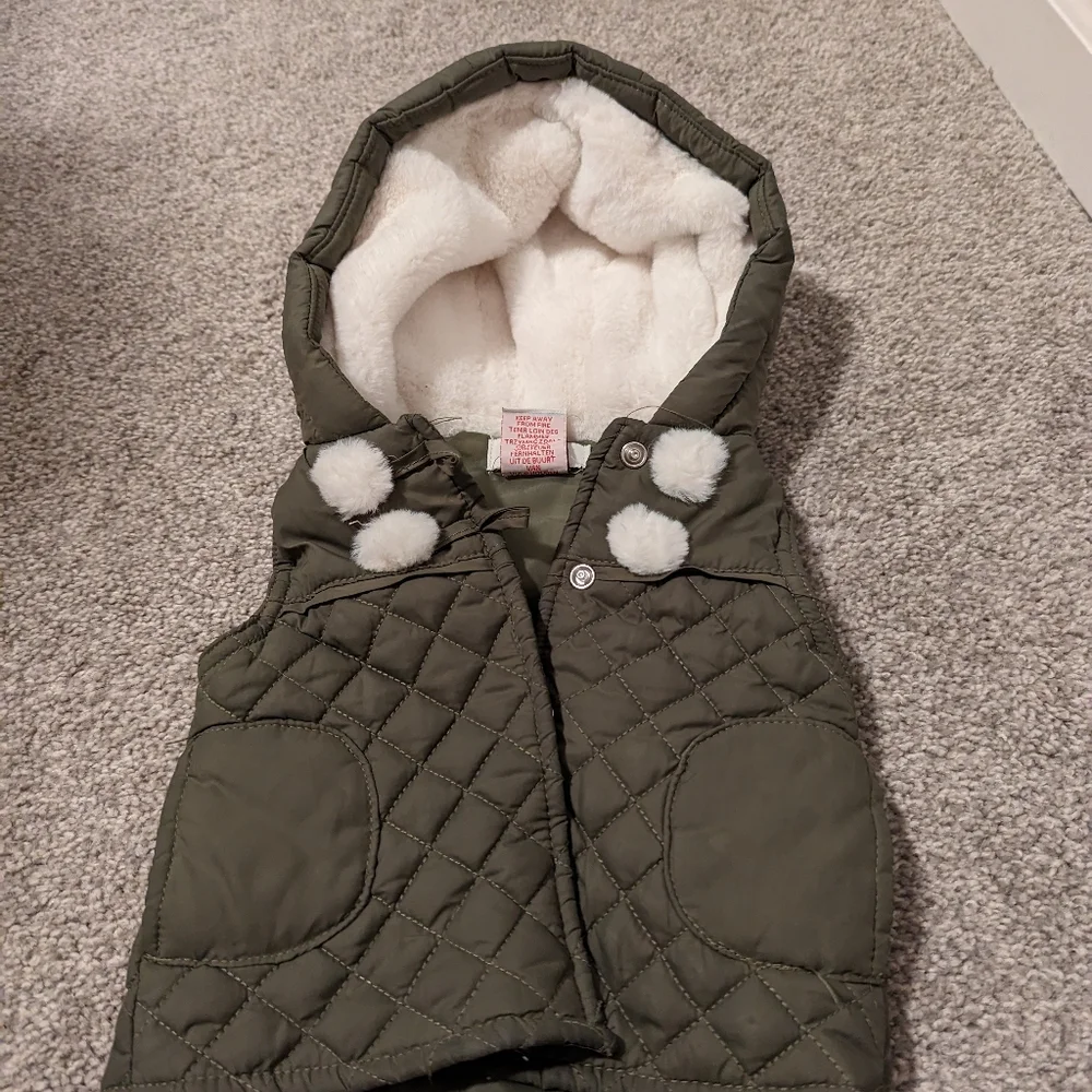 3 For $18 Green and Pink Puffy Vest Set - Picture 6 of 10